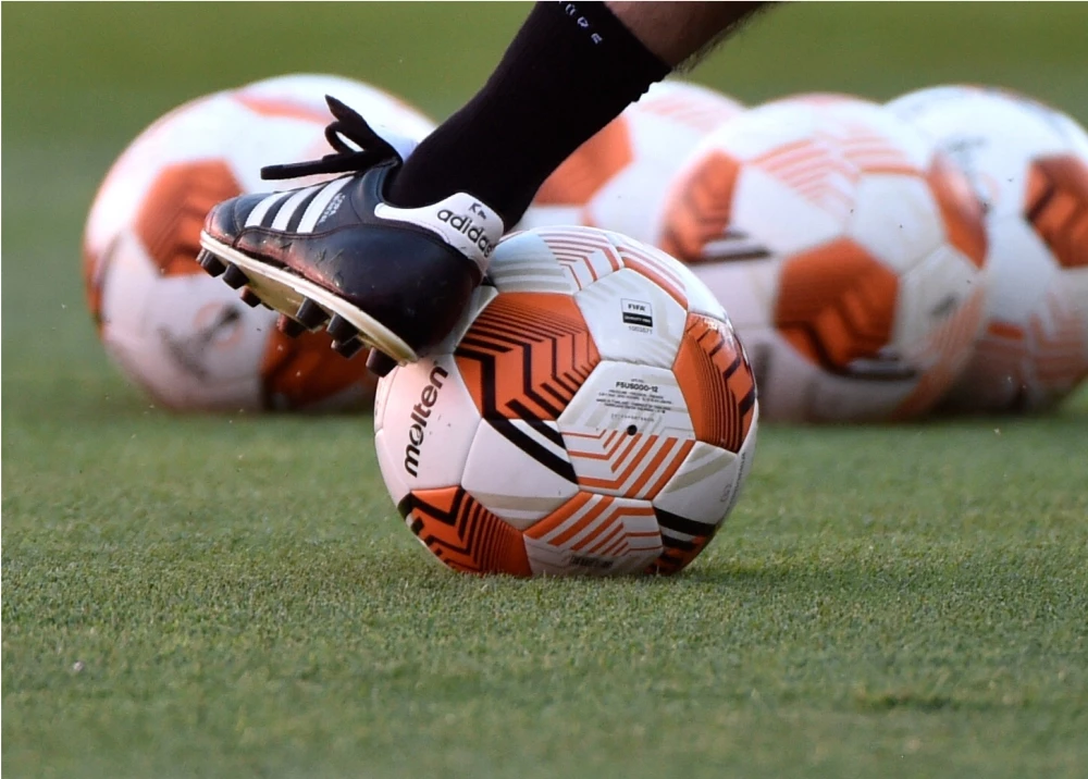  Previa de la final de Europa League empezó cargada: encontrón entre hinchas del Frankfurt y Rangers