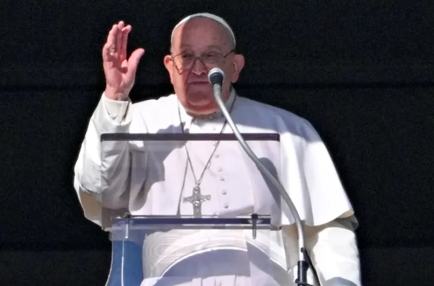 El papa pide superar el machismo en la Curia y afirma que las monjas trabajan mejor