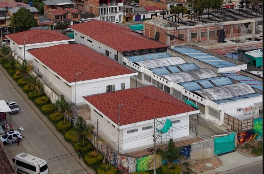 Obreros del hospital Arsenio Repizo Vanegas de San Agustín denuncia que consorcio no tiene para culminar obras ni pagar a los trabajadores